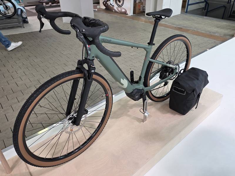 E-Bike von HEPHA mit Gepäcktasche